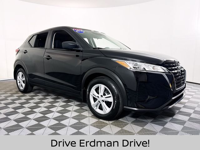 2025 NISSAN Kicks Play