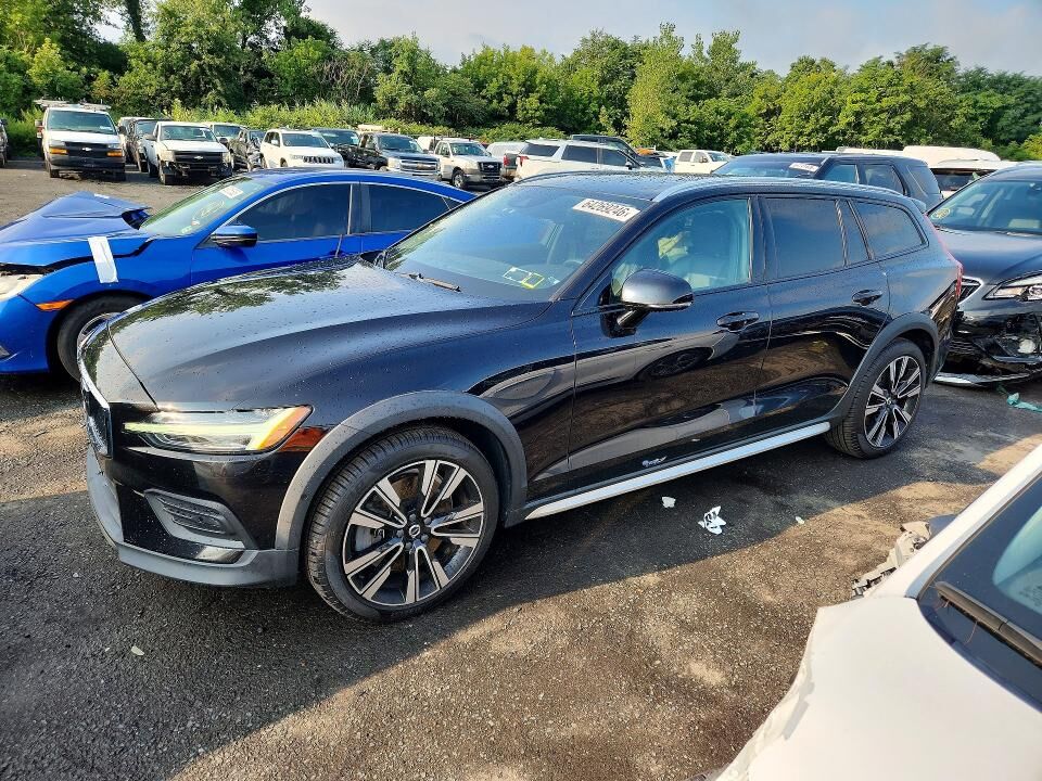 2020 VOLVO V60CC