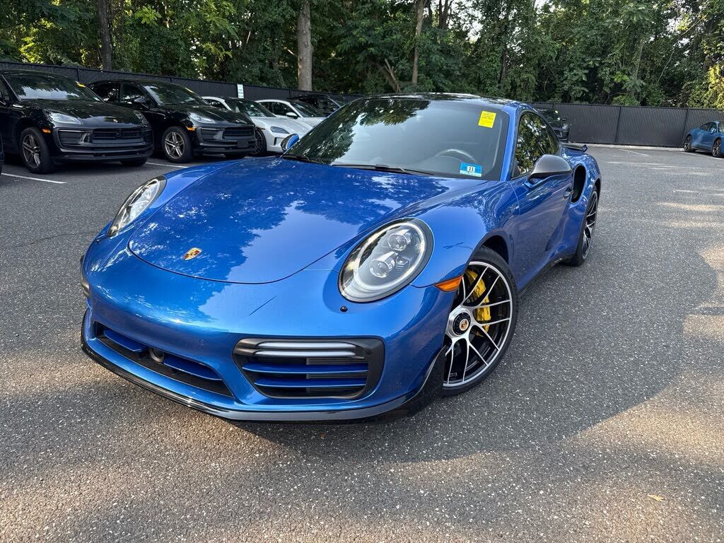 2017 PORSCHE 911