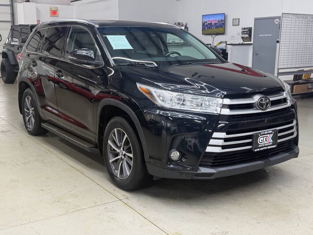 2017 TOYOTA Highlander