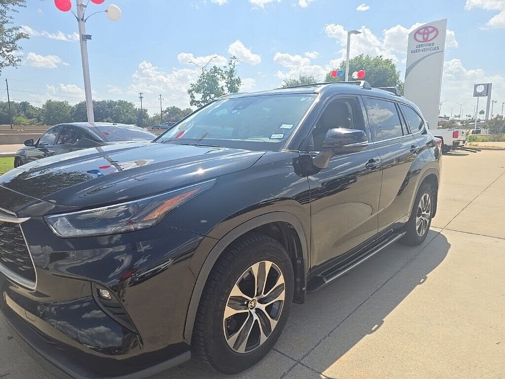 2021 TOYOTA Highlander