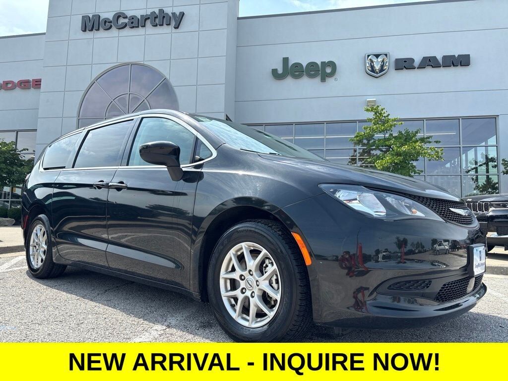 2023 CHRYSLER Voyager