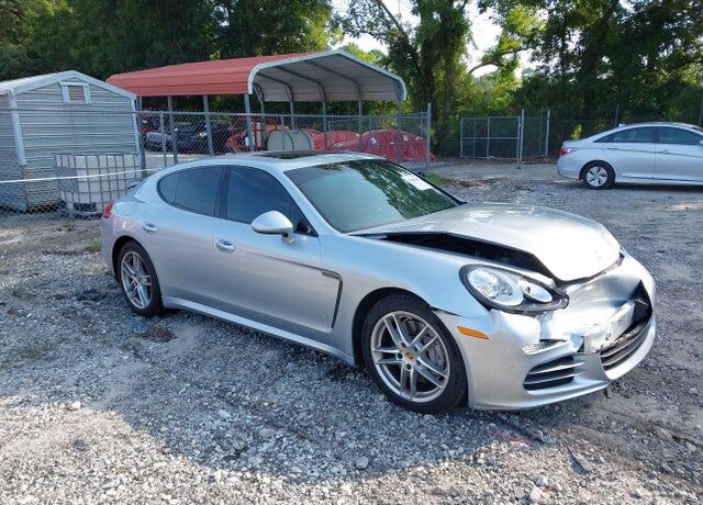 2016 PORSCHE Panamera