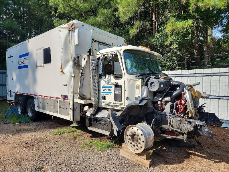 2018 MACK GU