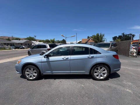 2013 CHRYSLER 200