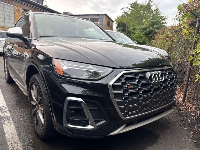 2022 AUDI SQ5