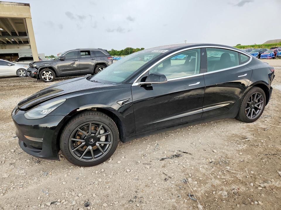 2018 TESLA Model 3