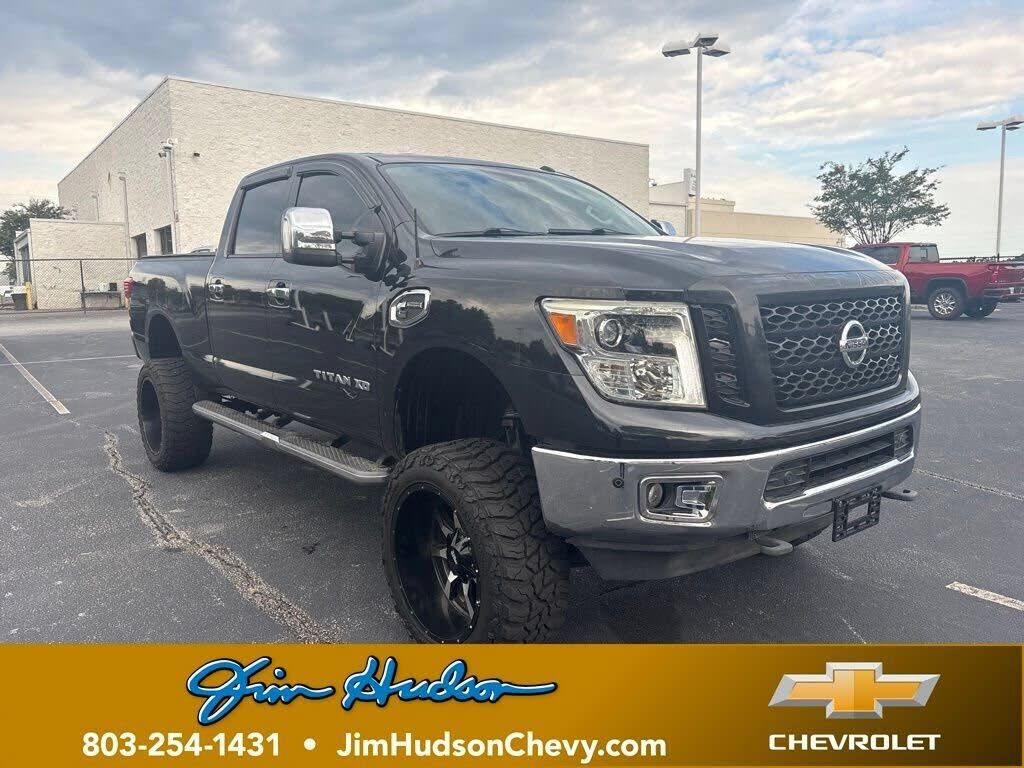 2017 NISSAN Titan