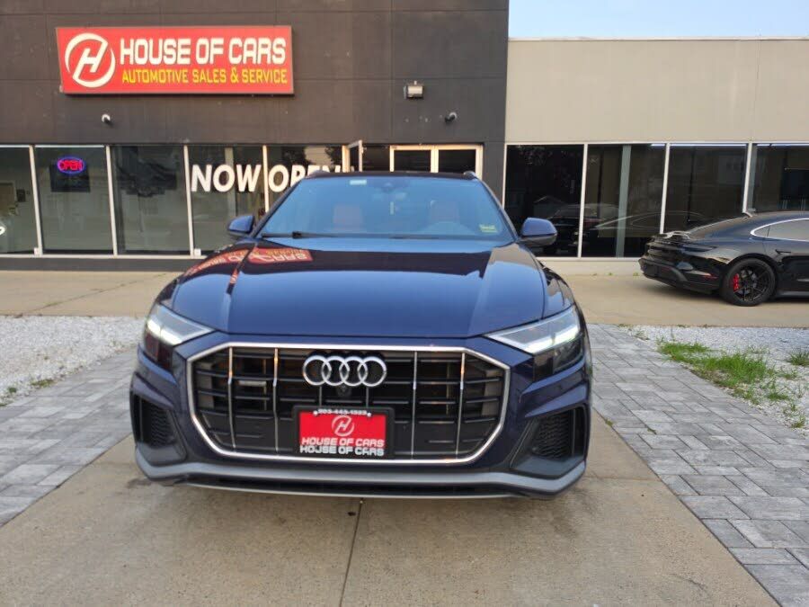 2020 AUDI Q8