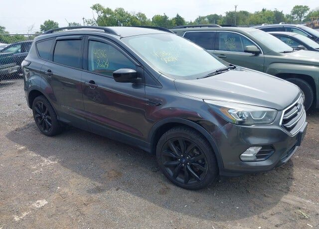 2017 FORD Escape