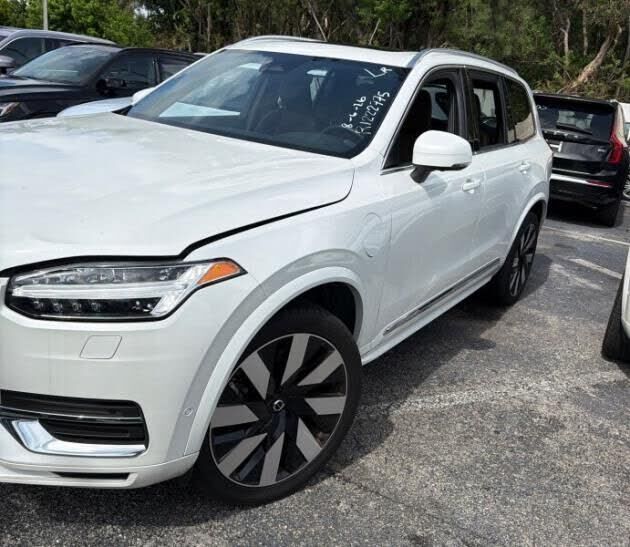 2024 VOLVO XC90