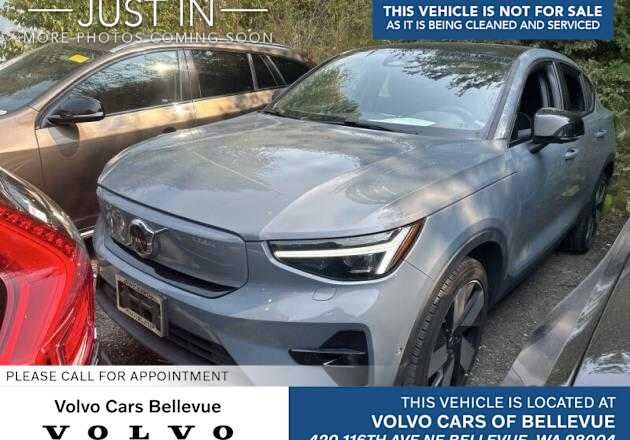 2023 VOLVO C40