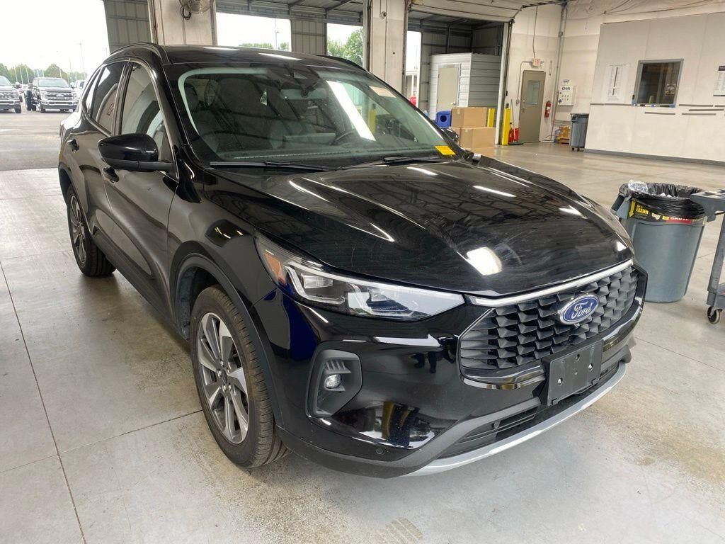 2024 FORD Escape