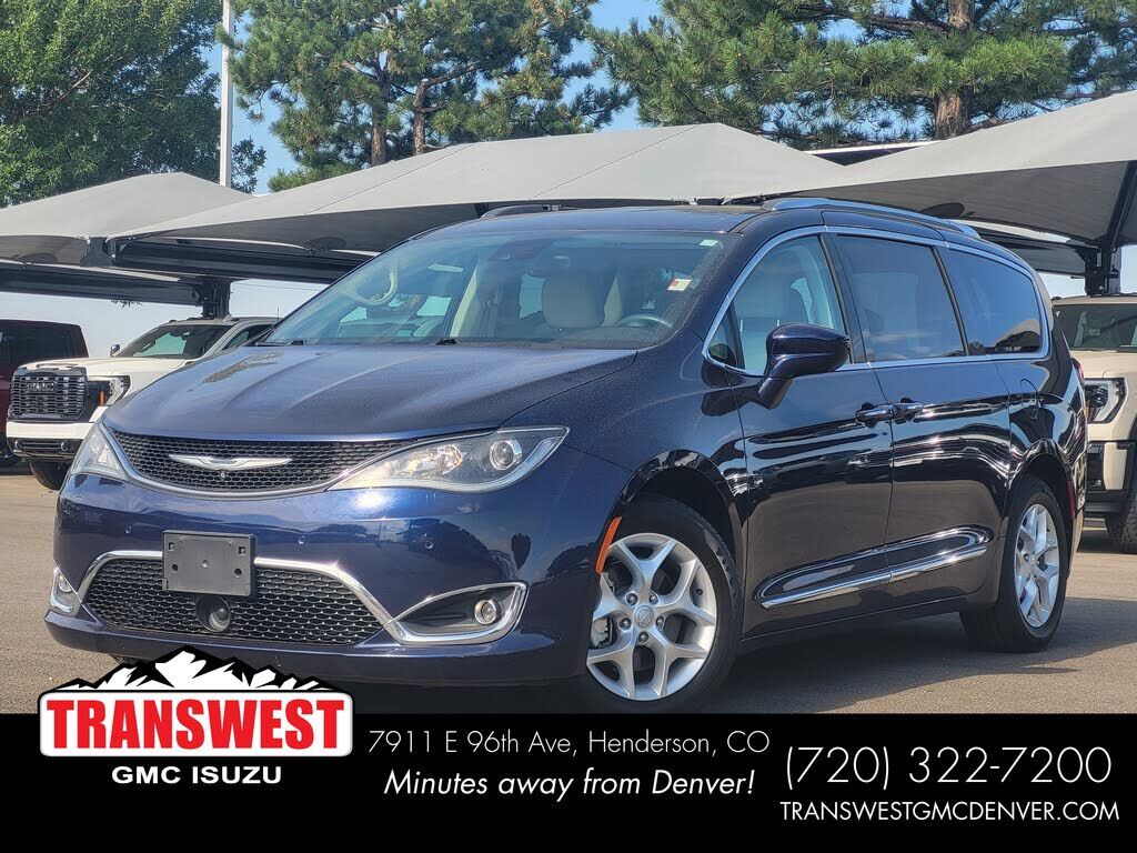2017 CHRYSLER Pacifica