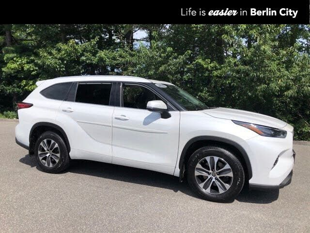 2022 TOYOTA Highlander