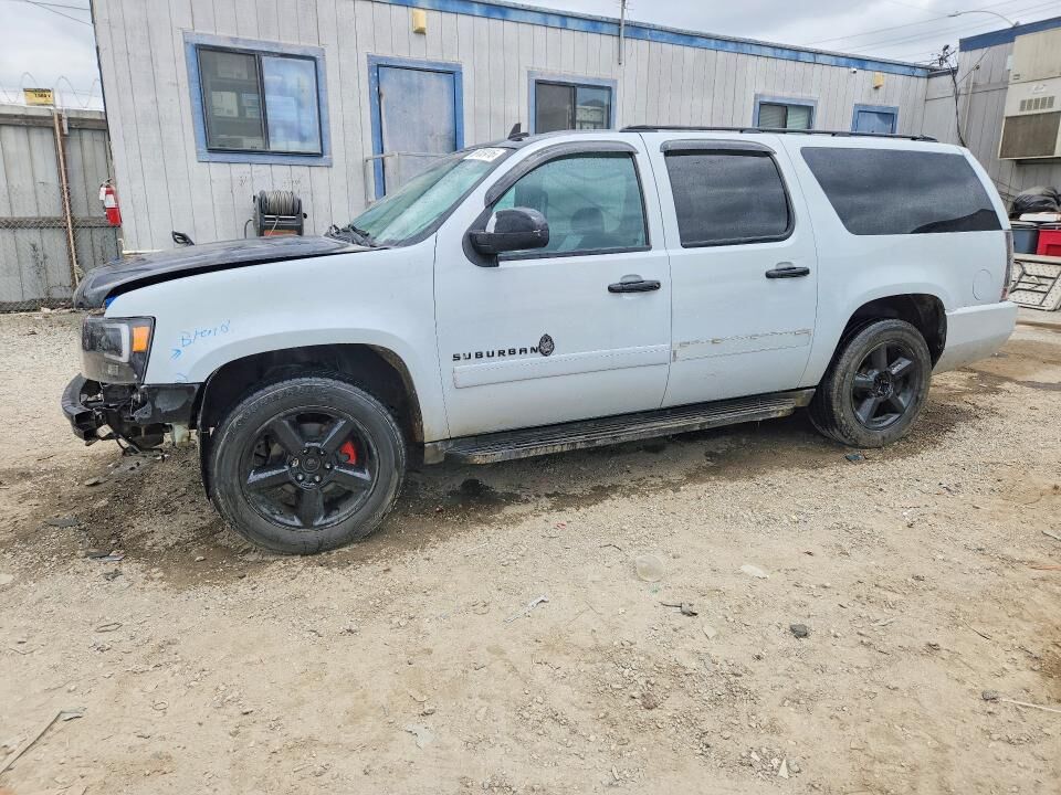 2013 CHEVROLET Suburban