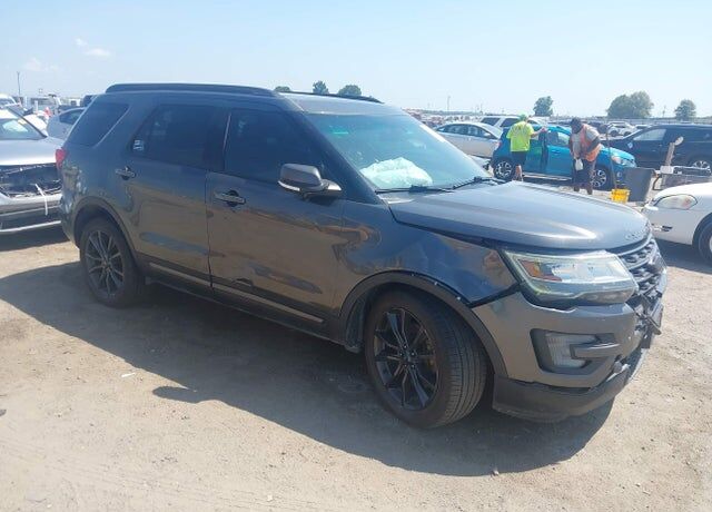 2017 FORD Explorer