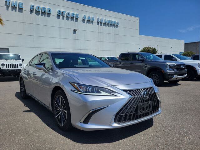 2025 LEXUS ES
