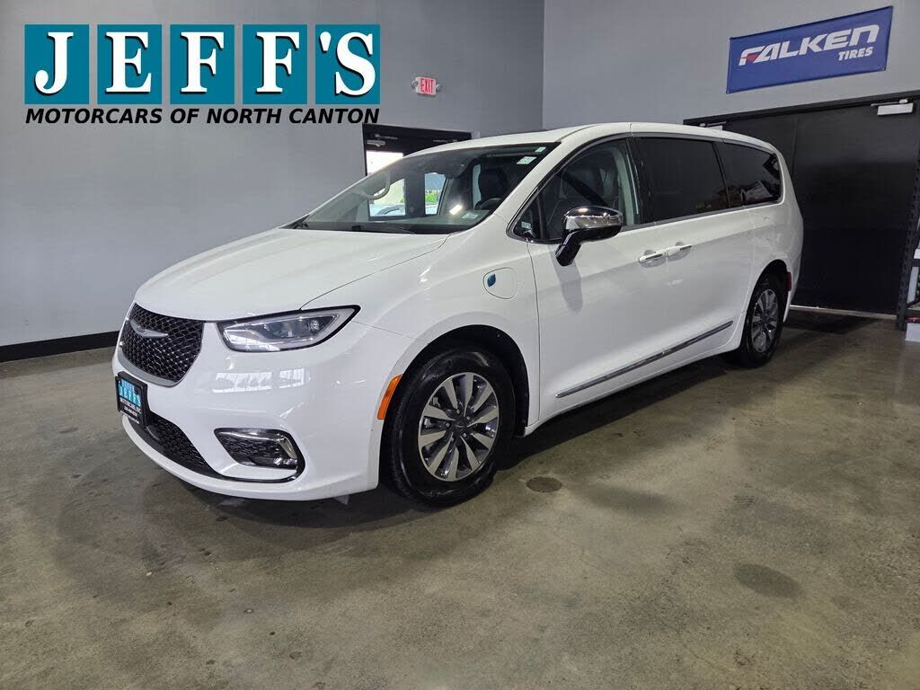 2023 CHRYSLER Pacifica