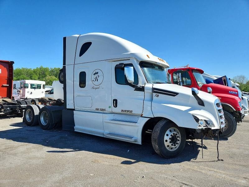 2021 FREIGHTLINER New Cascadia 126" Sleepercab