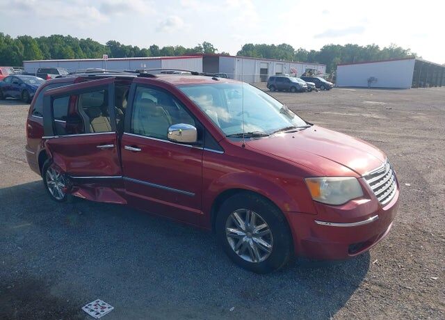 2010 CHRYSLER Town and Country