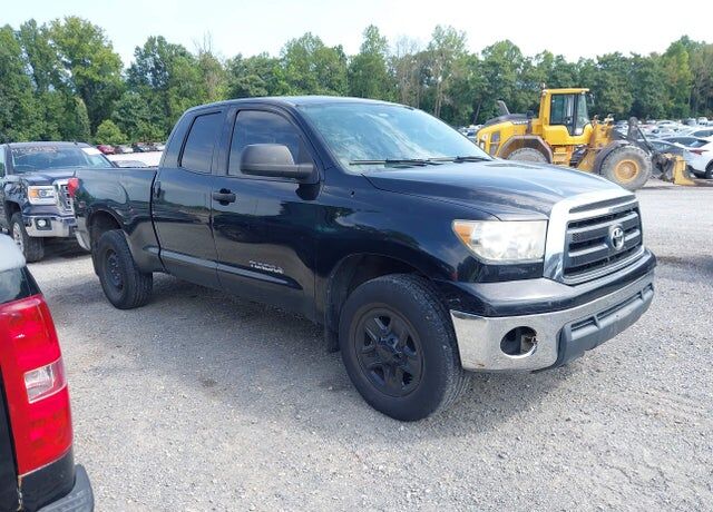2011 TOYOTA Tundra