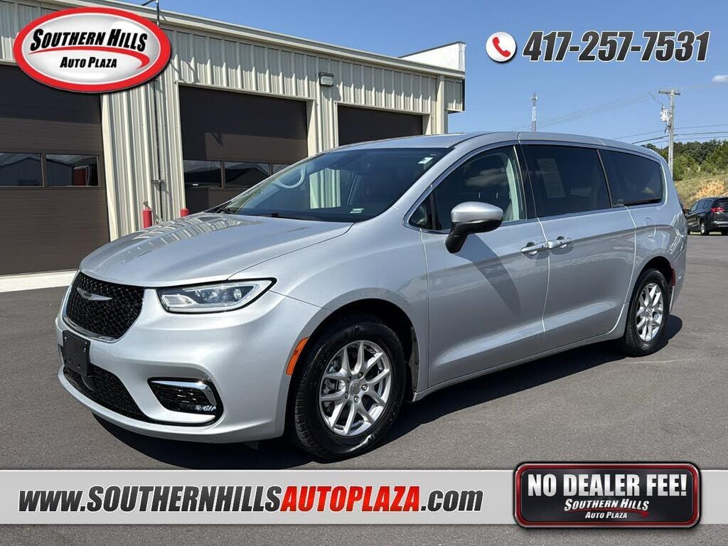 2023 CHRYSLER Pacifica