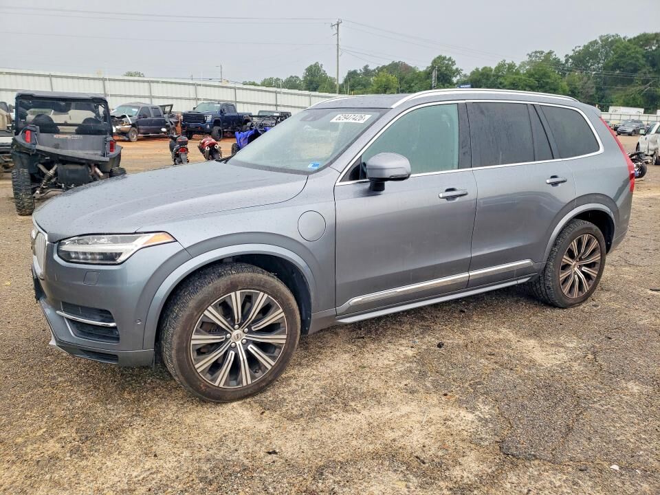 2017 VOLVO XC90