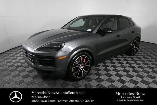 2024 PORSCHE Cayenne