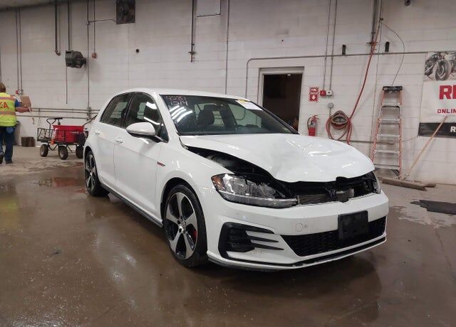 2018 VOLKSWAGEN Golf GTI