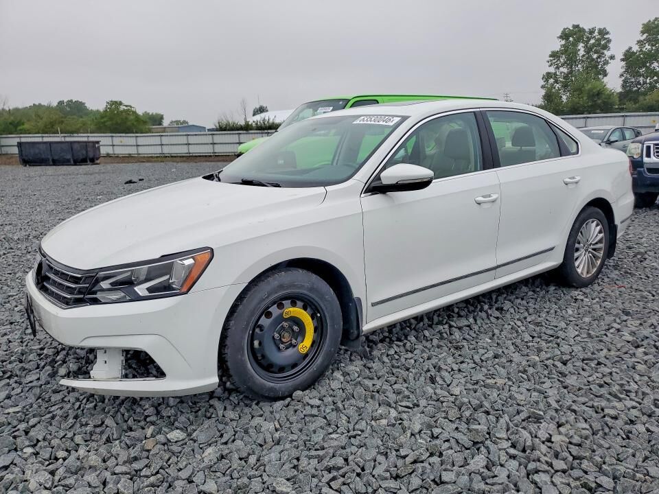 2016 VOLKSWAGEN Passat