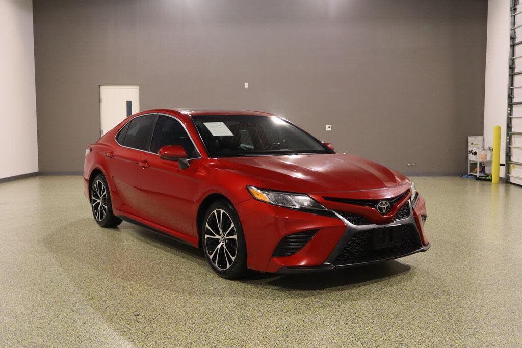2019 TOYOTA Camry