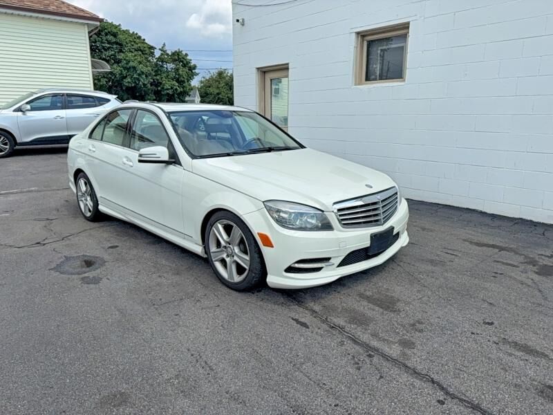 2011 MERCEDES-BENZ C-Class