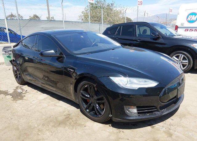 2016 TESLA Model S