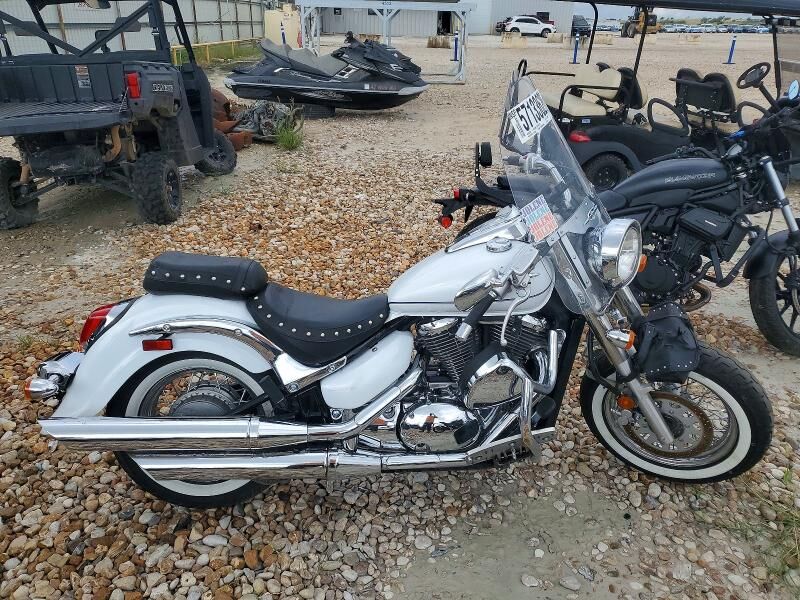 2025 SUZUKI Boulevard