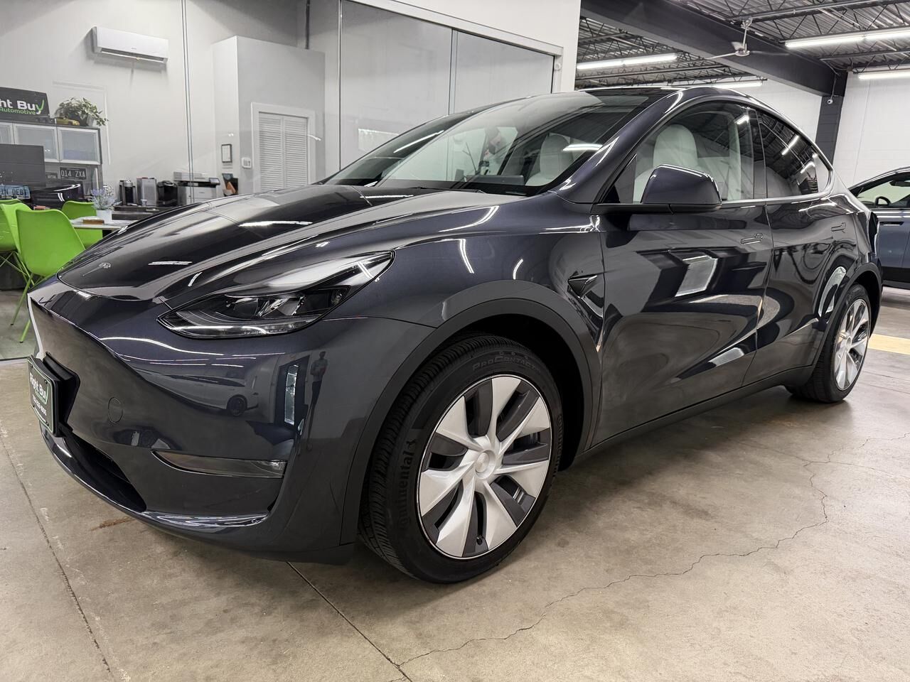 2024 TESLA Model Y