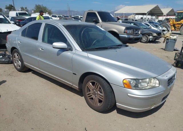 2005 VOLVO S60