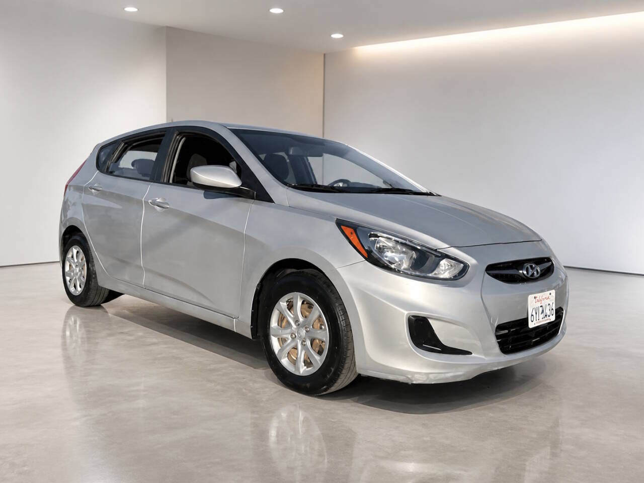 2012 HYUNDAI Accent