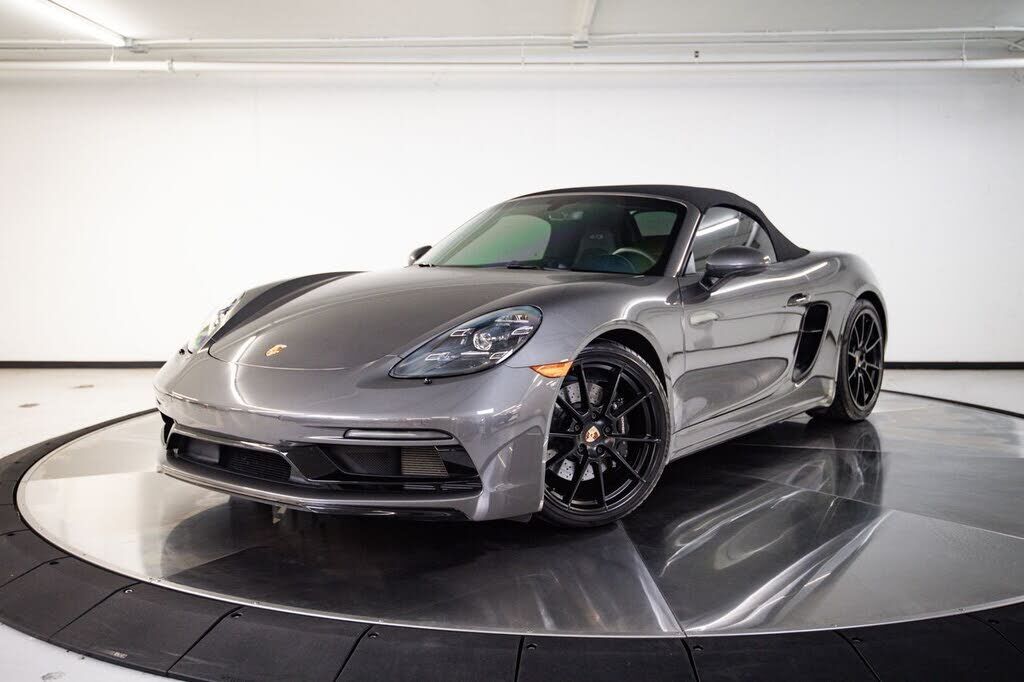 2025 PORSCHE 718