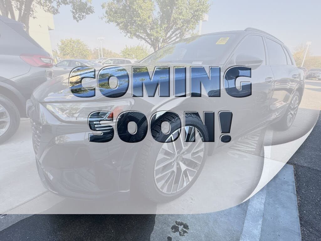 2024 AUDI Q8