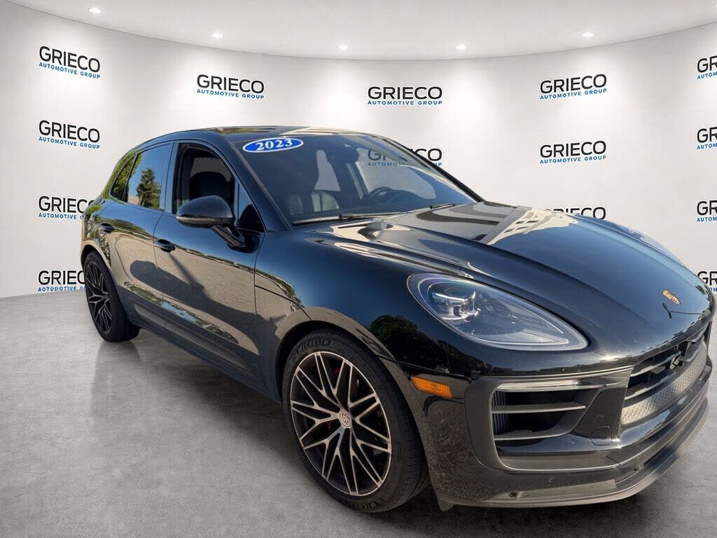 2023 PORSCHE Macan