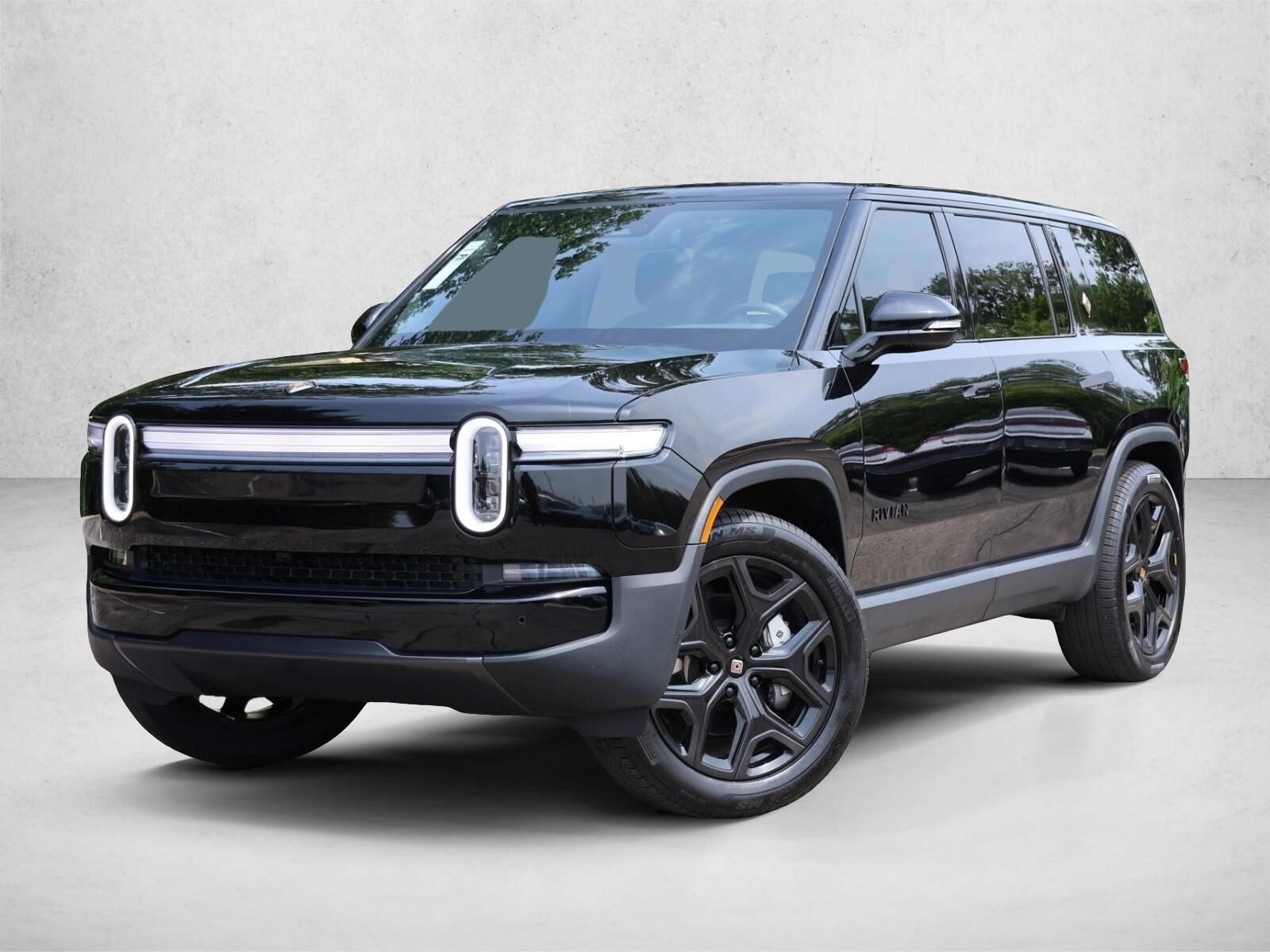 2025 RIVIAN R1S
