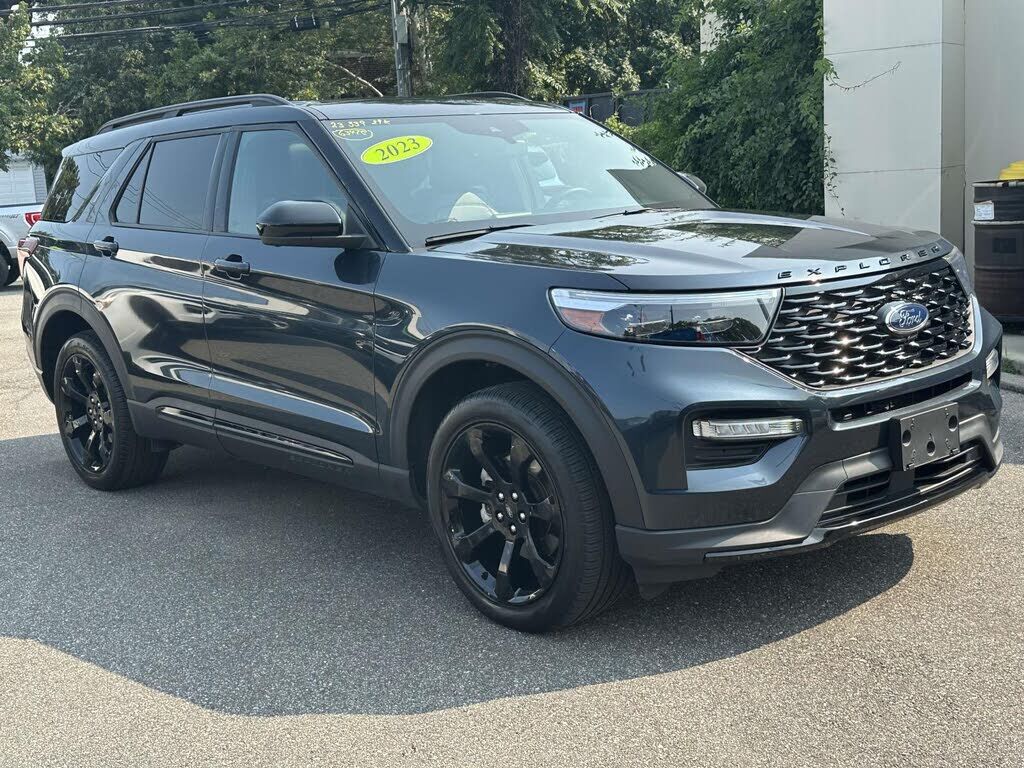 2023 FORD Explorer