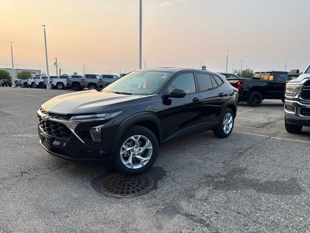 2024 CHEVROLET Trax
