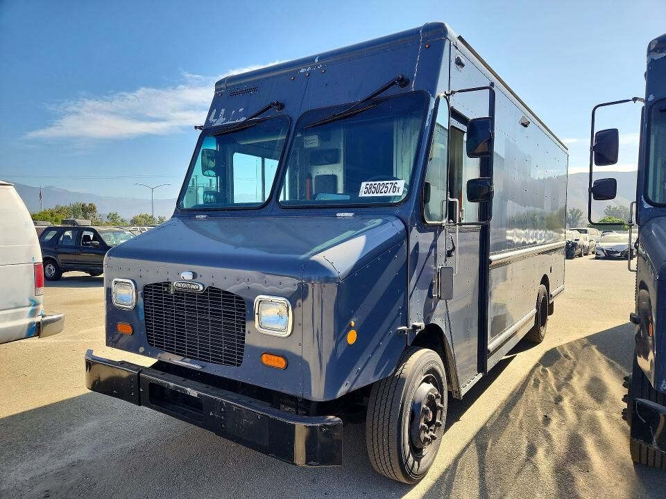 2020 FREIGHTLINER MT 45G Front Gasoline Engine Walk in Van Chassis