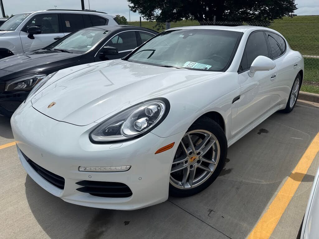 2016 PORSCHE Panamera