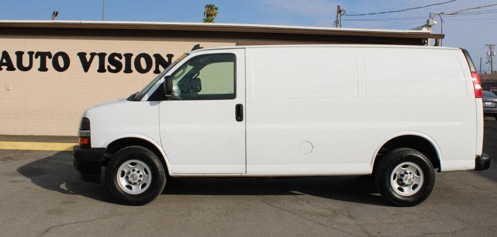 2022 CHEVROLET Express