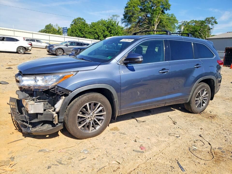 2017 TOYOTA Highlander