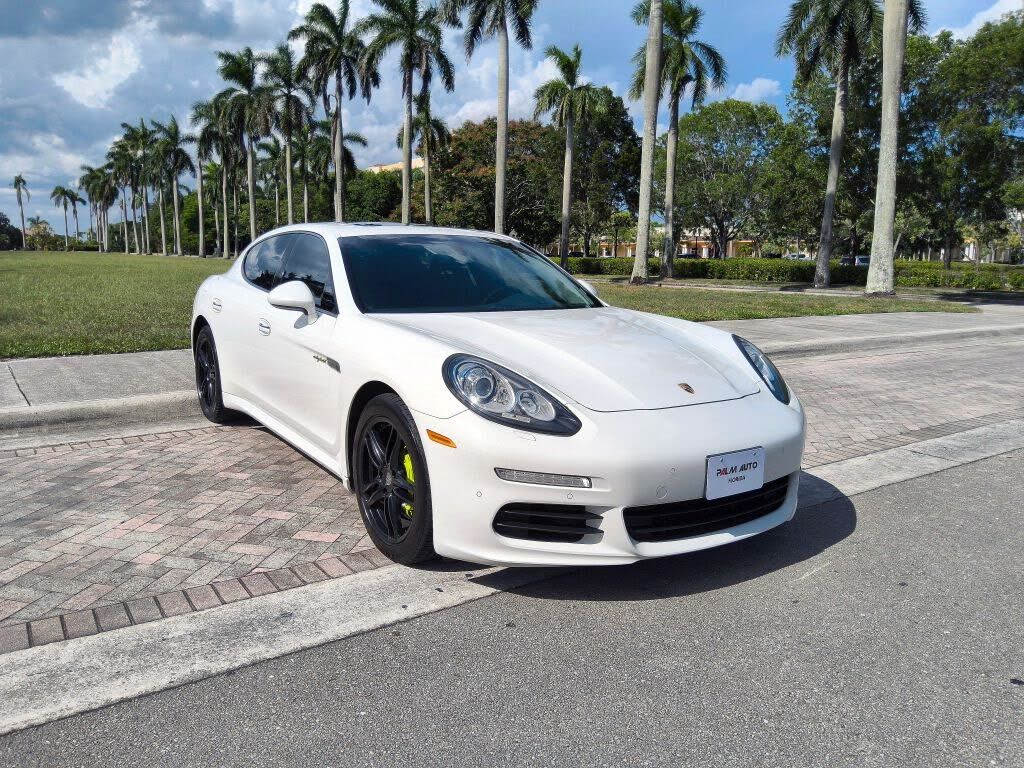 2016 PORSCHE Panamera