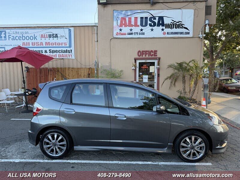 2012 HONDA Fit